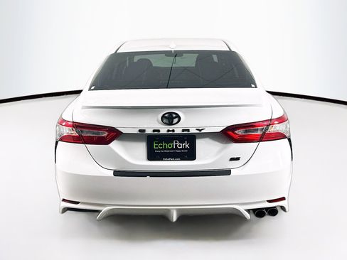 Used 2020 Toyota Camry SE w/ Convenience Package FWD image 7