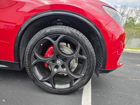 Used 2024 Alfa Romeo Stelvio Veloce AWD/4WD image 4