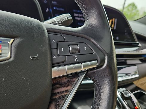 Used 2021 Cadillac Escalade Premium Luxury w/ Performance Package AWD/4WD image 23