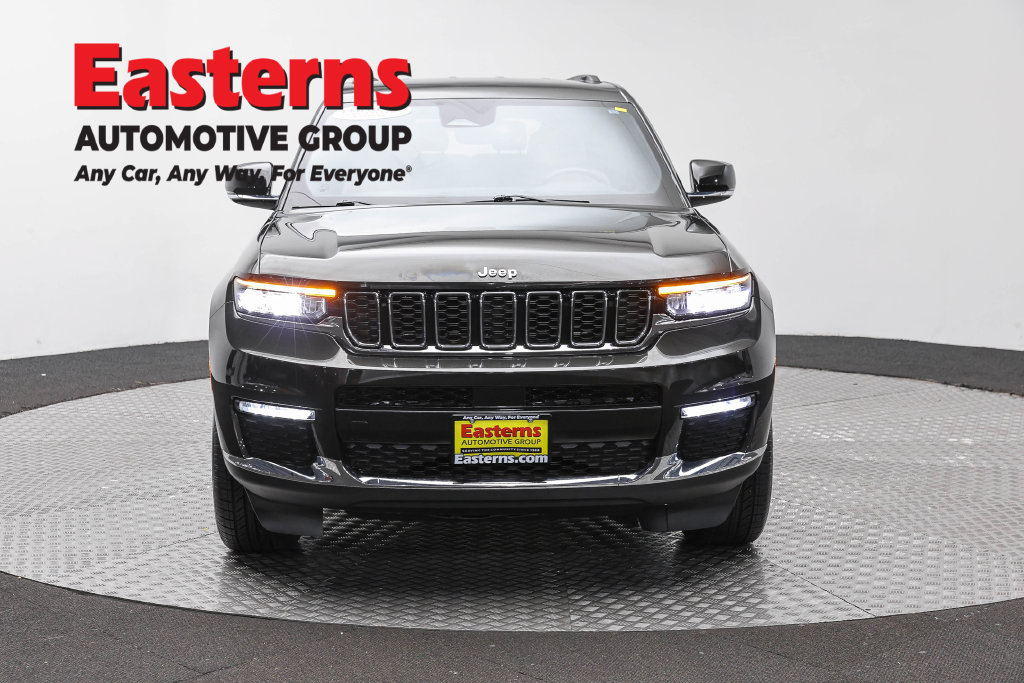Used 2023 Jeep Grand Cherokee L Limited AWD/4WD image 3