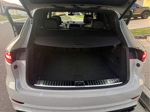 Used 2023 Porsche Cayenne Turbo image 36