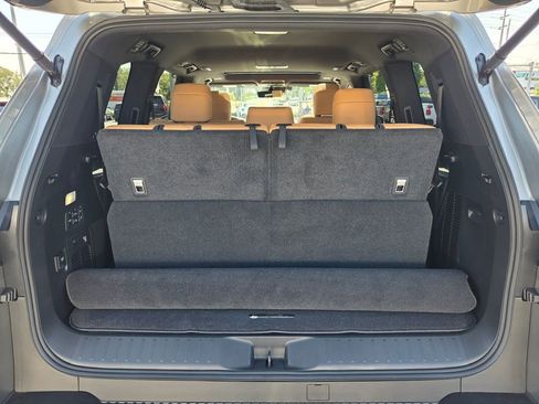 Used 2026 Lexus LX 600 4WD w/ Luxury Package image 15