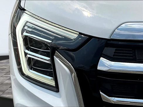 Used 2025 GMC Terrain Elevation AWD/4WD image 35