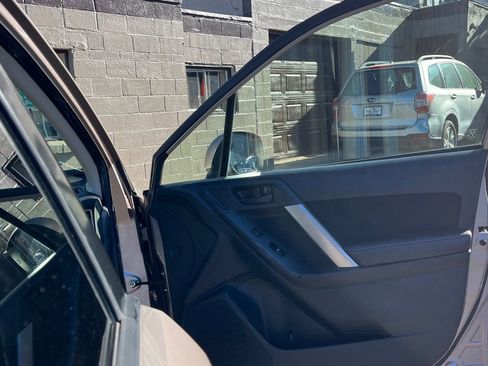 Used 2016 Subaru Forester 2.5i Premium w/ All-Weather Package image 11