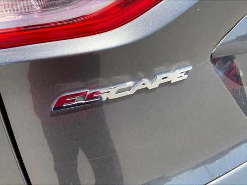 Used 2016 Ford Escape S image 9