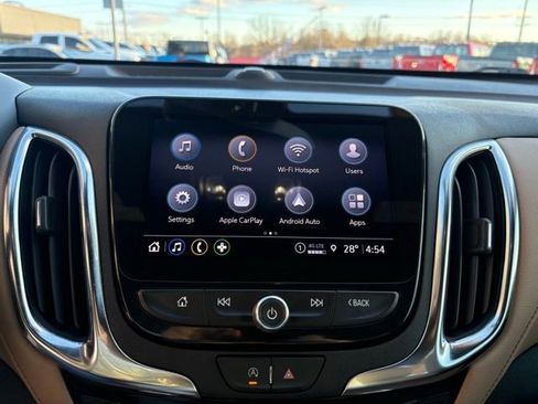 Used 2024 Chevrolet Equinox Premier image 16