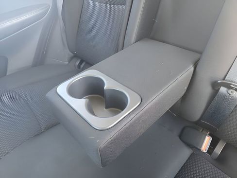 Used 2019 Nissan Rogue Sport S image 29