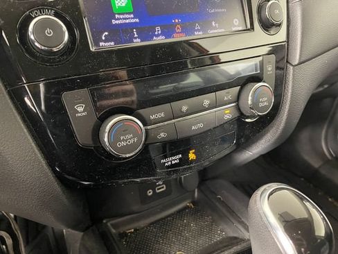 Used 2018 Nissan Rogue SV w/ Premium Package AWD/4WD image 8