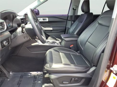 Used 2023 Ford Explorer Limited w/ Equipment Group 301A AWD/4WD image 13