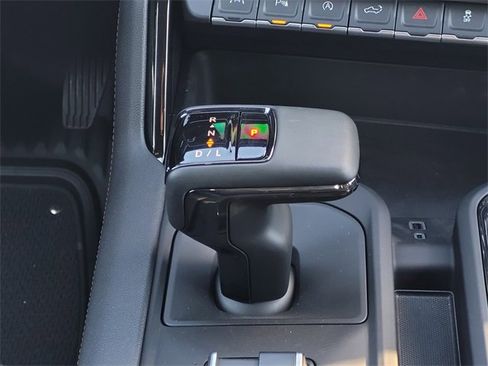 New 2025 GMC Sierra 1500 AT4 w/ Technology Package image 15