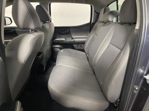 Used 2022 Toyota Tacoma SR5 RWD image 13