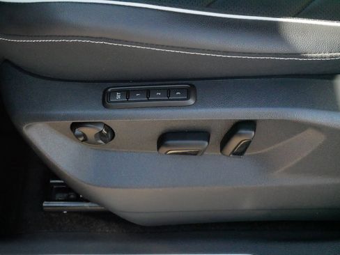 Used 2024 Volkswagen Tiguan SEL R-Line w/ MDO Package, Two-Row AWD/4WD image 19