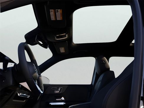 Certified 2025 Mercedes-Benz GLB 250 4MATIC image 40