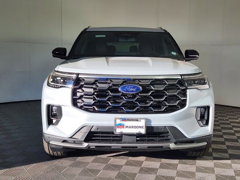 New 2026 Ford Explorer Platinum w/ LUX Leather Package image 2