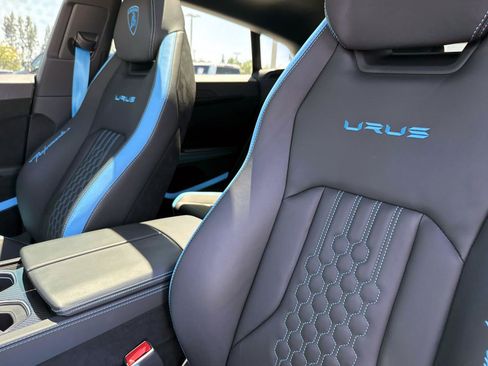 Used 2024 Lamborghini Urus Performante AWD/4WD image 23
