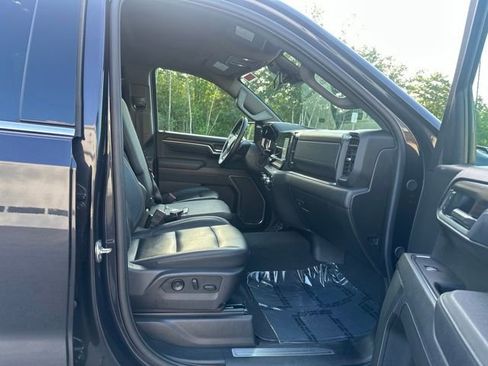 Used 2025 GMC Sierra 1500 SLT AWD/4WD image 12