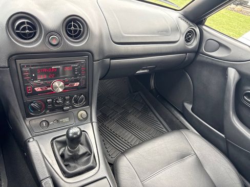 Used 1999 MAZDA MX-5 Miata image 13