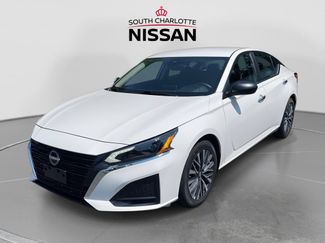 Used 2025 Nissan Altima 2.5 SV FWD video 3