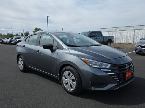 Used 2025 Nissan Versa S w/ Trunk Package FWD image 1