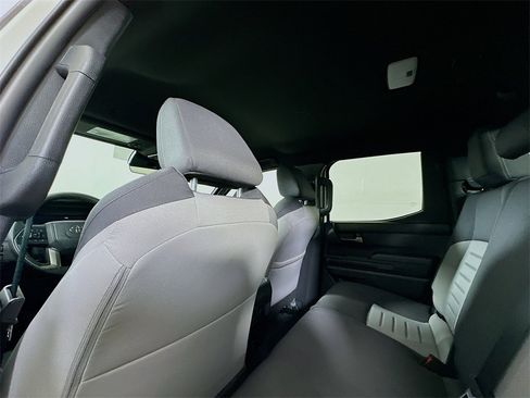 Used 2025 Toyota Tacoma TRD Off-Road image 12