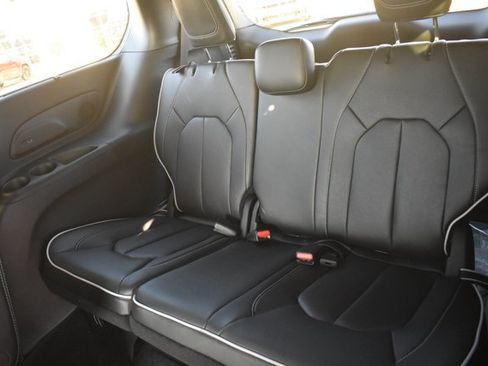 New 2027 Chrysler Pacifica Limited w/ Family Tech Group FWD image 17
