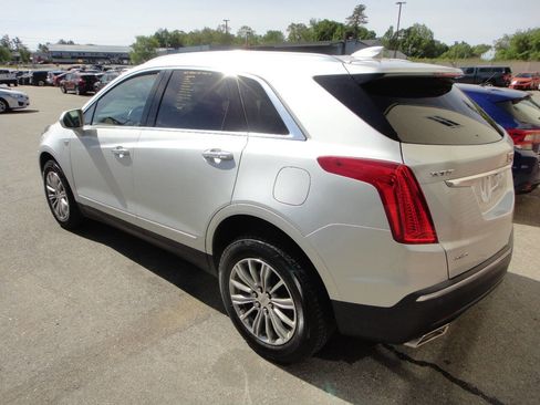 Used 2017 Cadillac XT5 Luxury AWD/4WD image 4