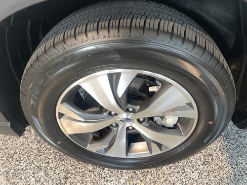 Used 2025 Subaru Ascent Premium AWD/4WD image 5