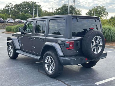 Used 2019 Jeep Wrangler Unlimited Sahara AWD/4WD image 5
