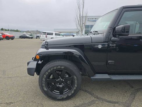 Used 2014 Jeep Wrangler Unlimited Sahara w/ Dual Top Group image 19