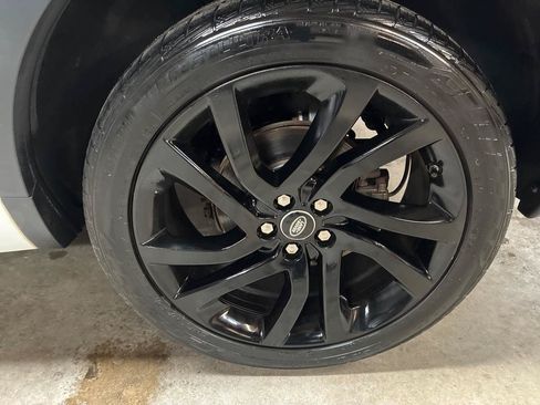Used 2017 Land Rover Discovery Sport HSE AWD/4WD image 12