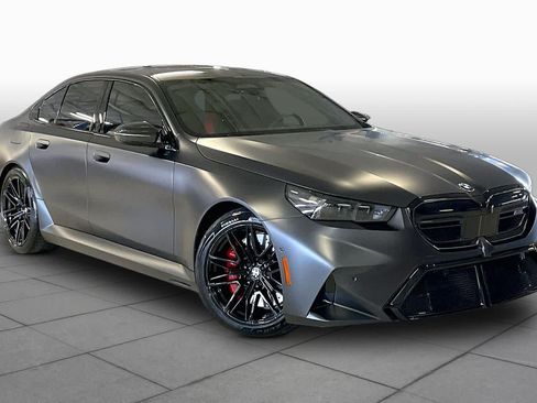 Used 2025 BMW M5 w/ Carbon Package AWD/4WD image 2