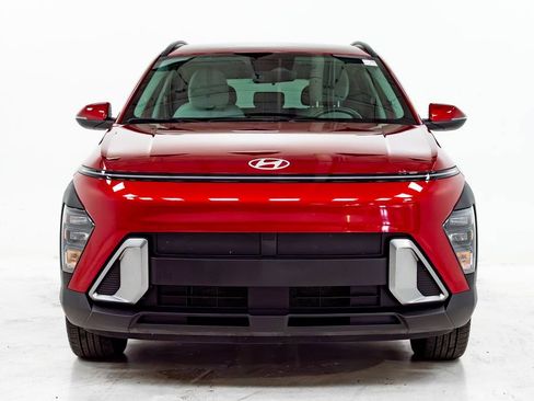 Used 2025 Hyundai Kona SEL FWD image 4