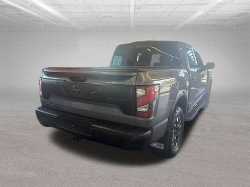 Used 2021 Nissan Titan PRO-4X w/ Pro-4x Convenience Package AWD/4WD image 16