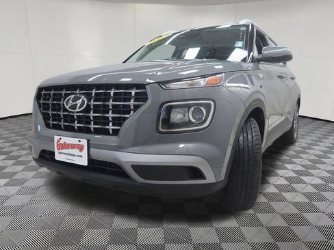 Used 2023 Hyundai Venue SEL w/ Cargo Package FWD image 5