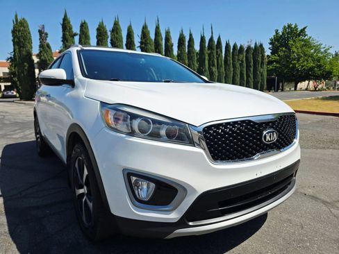 Used 2017 Kia Sorento EX FWD image 4