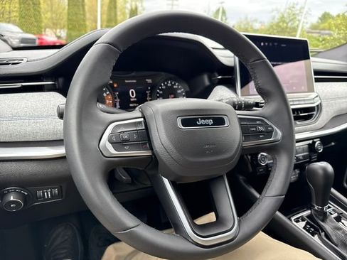 Used 2024 Jeep Compass Latitude AWD/4WD image 28