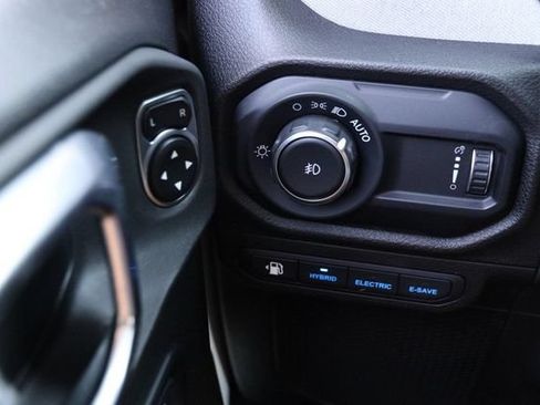 Used 2024 Jeep Wrangler Unlimited AWD/4WD image 19