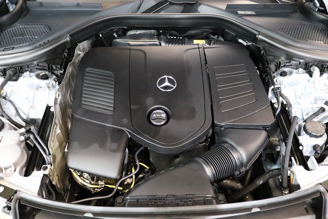 Used 2025 Mercedes-Benz GLC 350e 4MATIC w/ AMG Line image 28