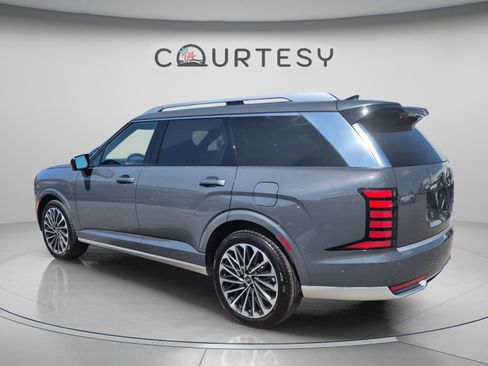 New 2026 Hyundai Palisade Calligraphy FWD image 3