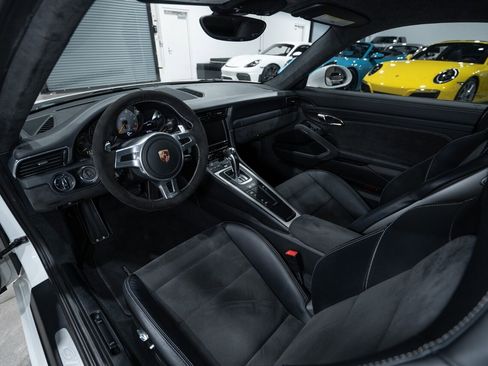 Used 2016 Porsche 911 GT3 image 18