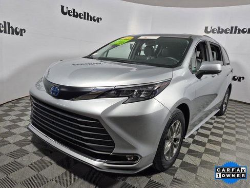 Certified 2024 Toyota Sienna XLE image 3