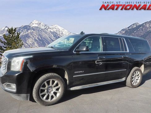 Used 2020 GMC Yukon XL Denali image 1