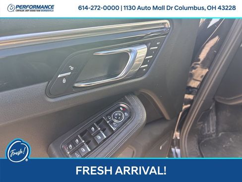 Used 2017 Porsche Macan Base image 16