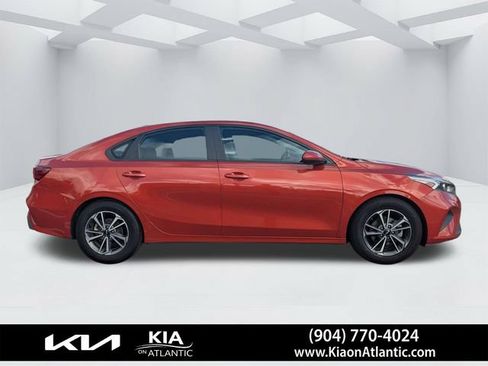 Used 2023 Kia Forte LXS FWD image 2