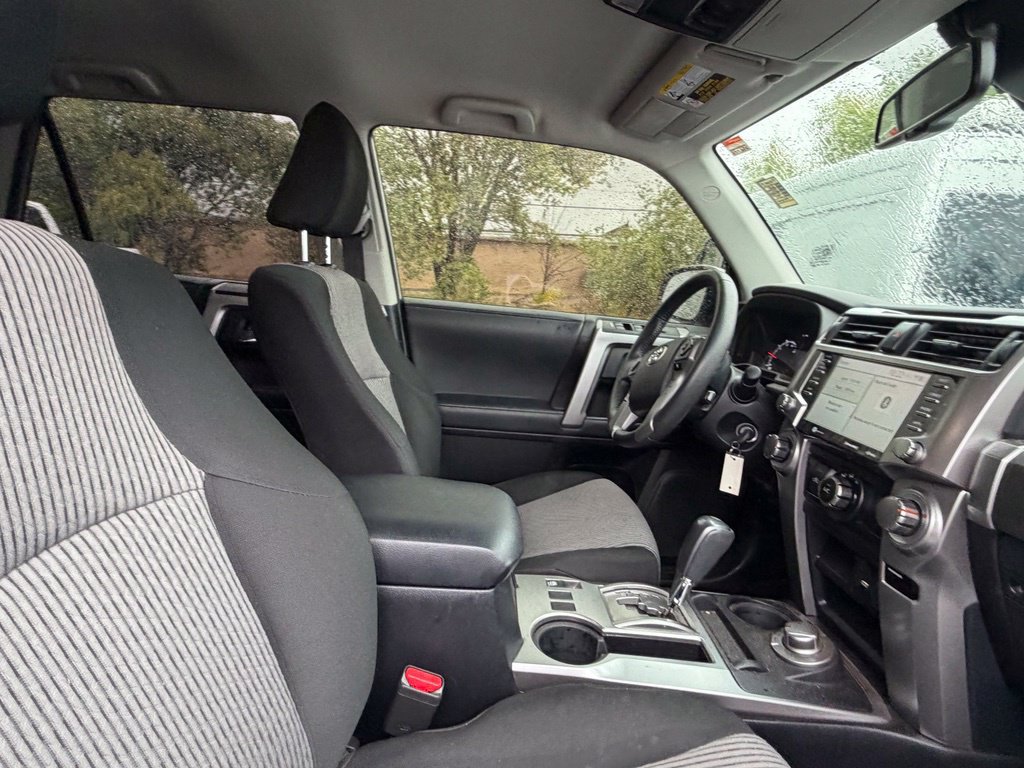 Used 2020 Toyota 4Runner SR5 AWD/4WD image 11