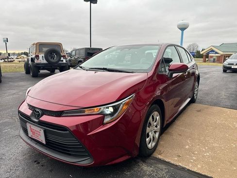 Used 2023 Toyota Corolla LE image 4