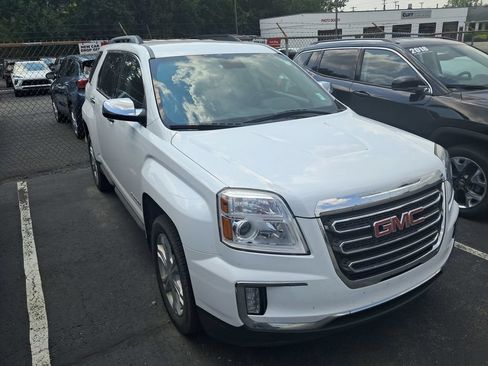 Used 2017 GMC Terrain SLE w/ Chrome Edition FWD image 3