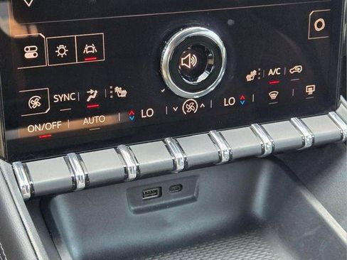Certified 2025 GMC Terrain Elevation w/ Elevation Premium Package FWD image 25