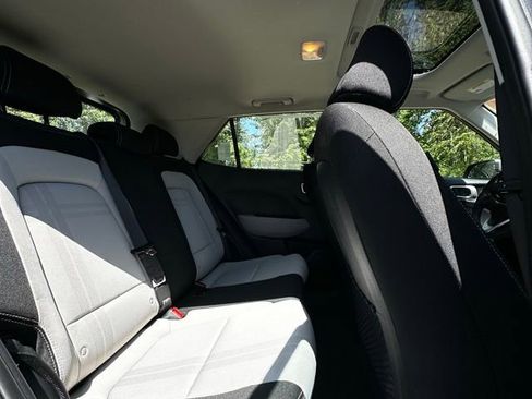 Certified 2025 Hyundai Venue SEL FWD image 18