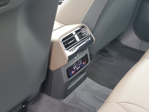 New 2026 BMW 540i xDrive w/ M Sport Package AWD/4WD image 25